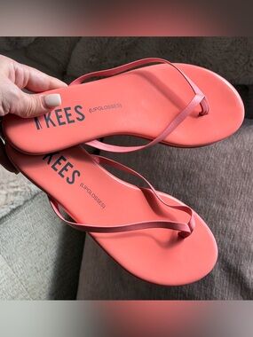 TKEES Lipglosses Patent Leather Flip Flop Sandals